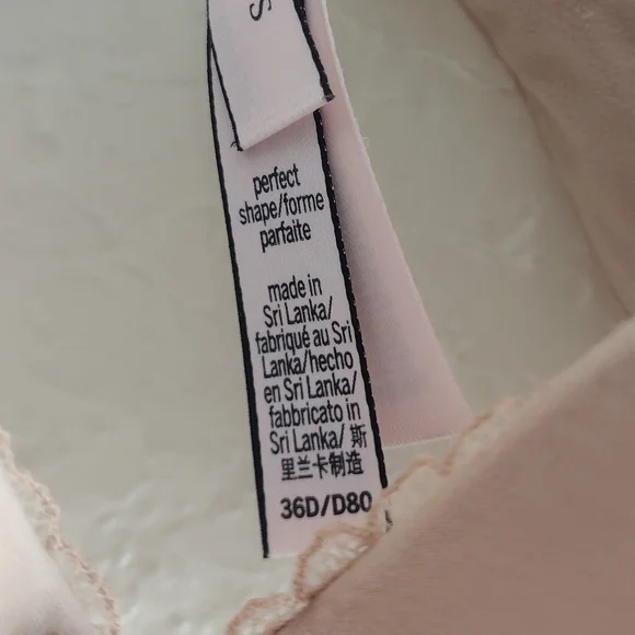 Victoria's Secret Nude Perfect Shape Padded Bra - Picture 4 of 5